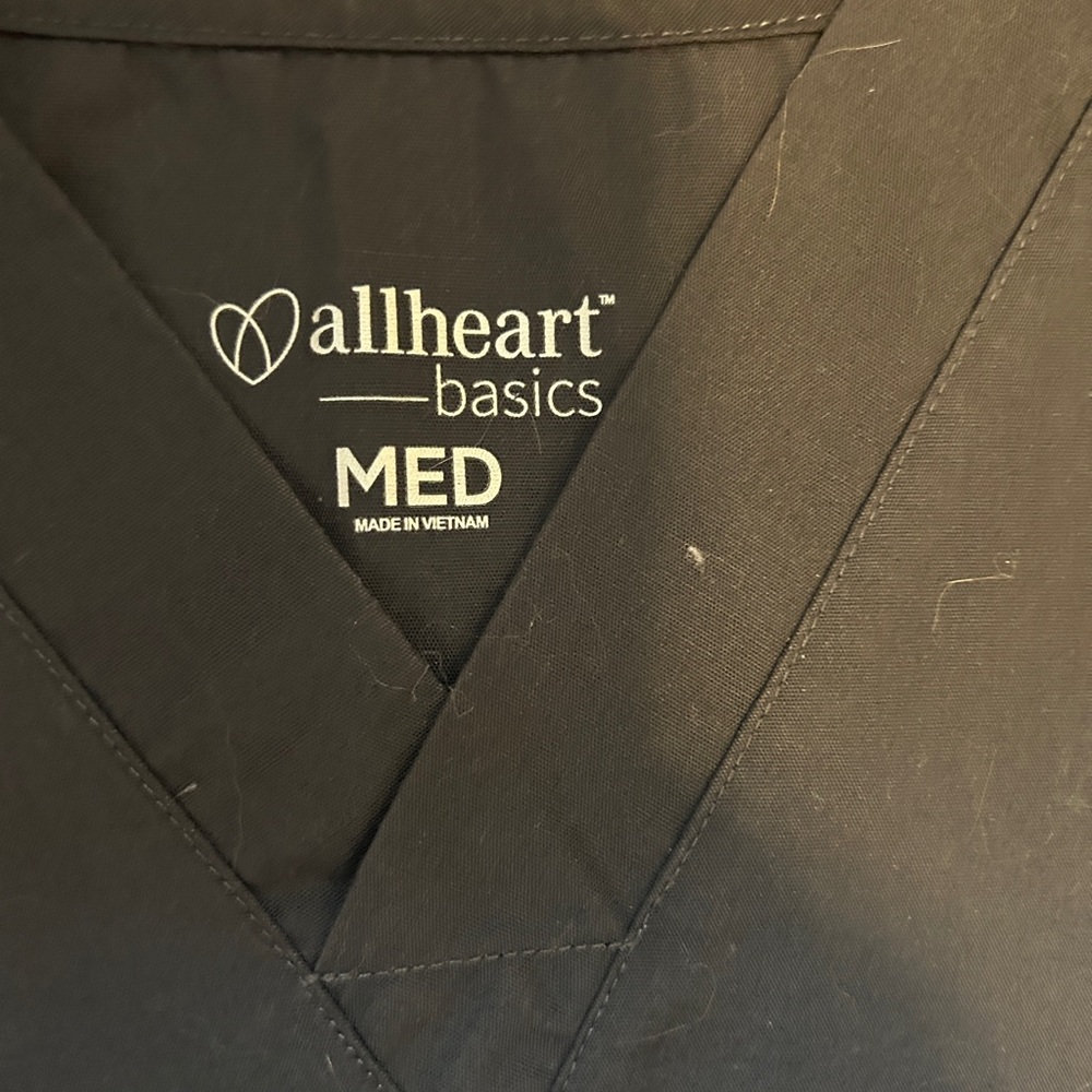 Medical scrubs set - Picture 2 of 3